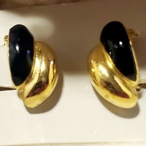 Vintage 1988 Avon 'Classic Contour' Clip Earrings